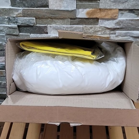 Huts and Bay Cat Diamond Cushion - Picture 6 of 10